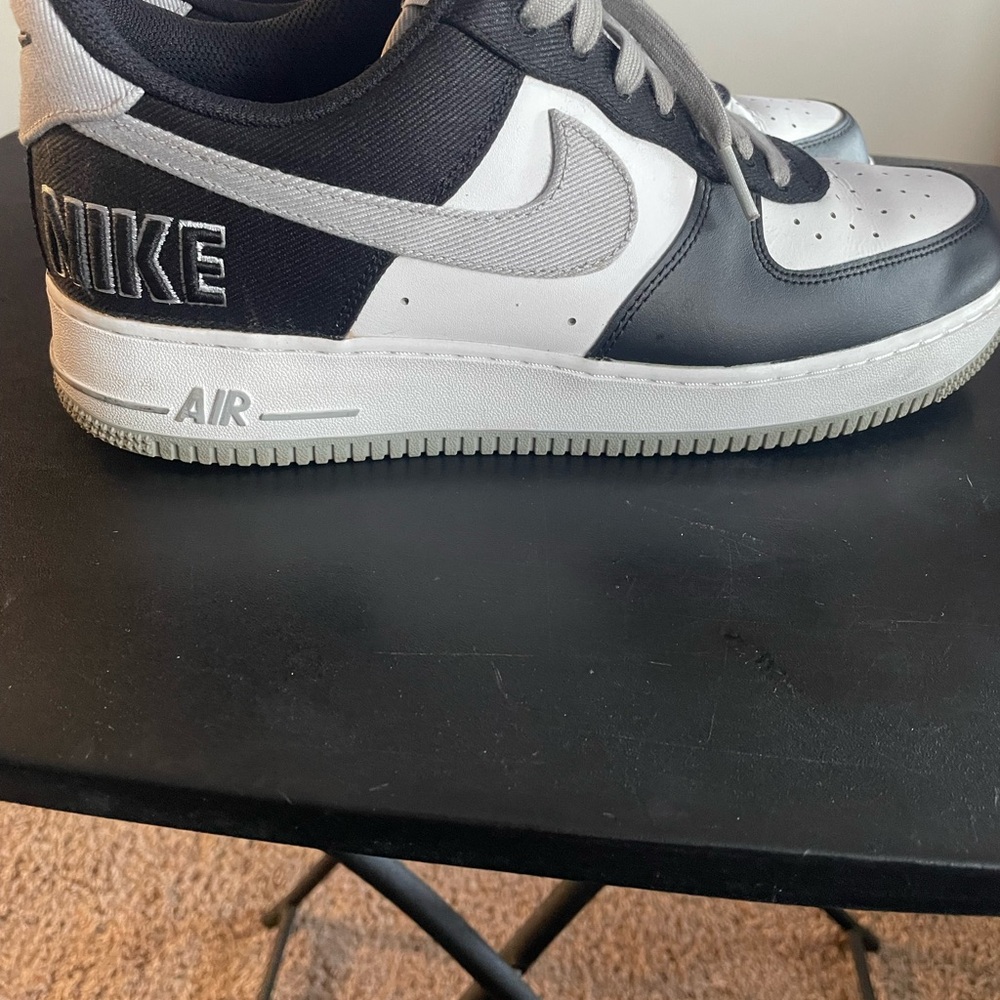 Nike Black and White Sneakers